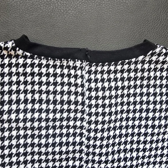 Black and White Houndstooth Crop Sweater - Picture 7 of 9